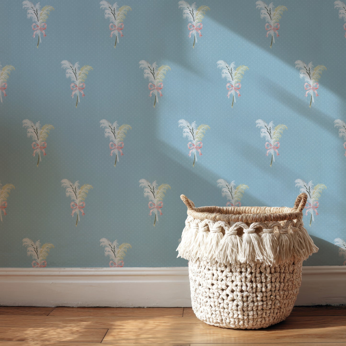 Liza Novelty Feathers and Bows Theme